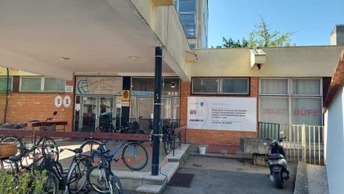 GINOP.6.2.7. Projekt tábla a főépületen