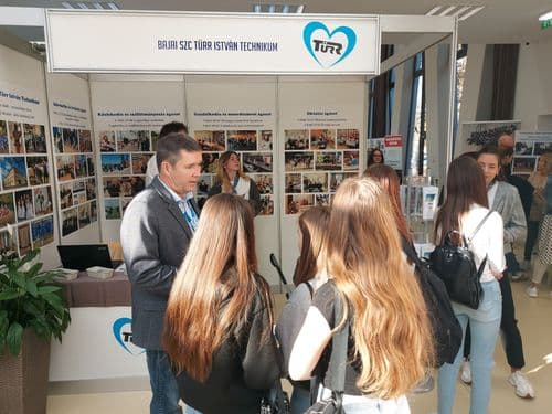 "Jövőd a tét!" pályaválasztási kiállítás